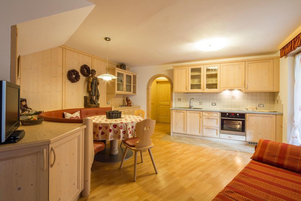 Alpin Apartments Colfosco Quarto foto